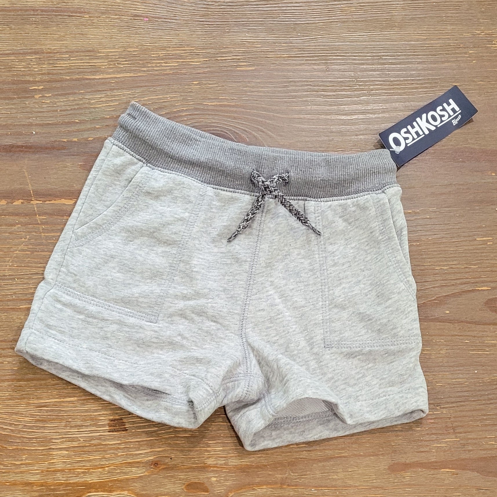 Neuf - Oshkosh - short - 18 mois